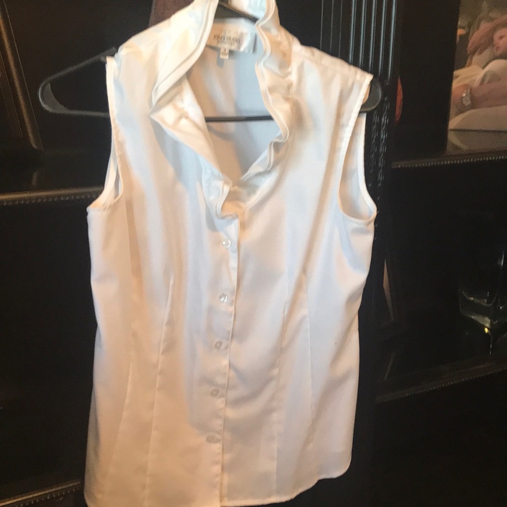 Sleeveless top
